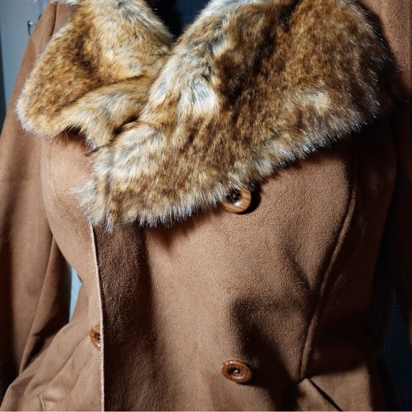 Chico’s 2 Faux Suede Faux Fur Collared Double-breasted jacket - Picture 6 of 8